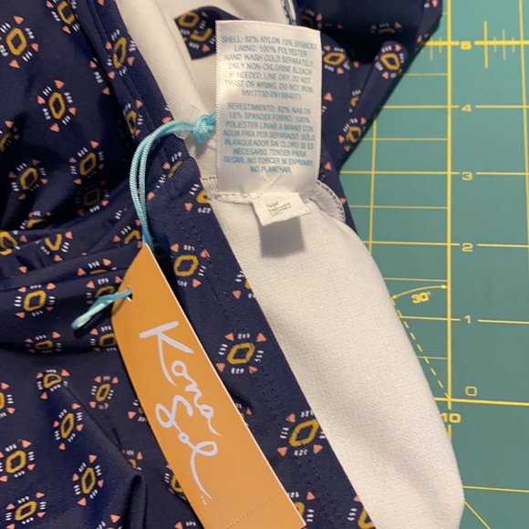 NWT Kona Sol (Target) Swim top.  Size 2X. - Picture 4 of 4